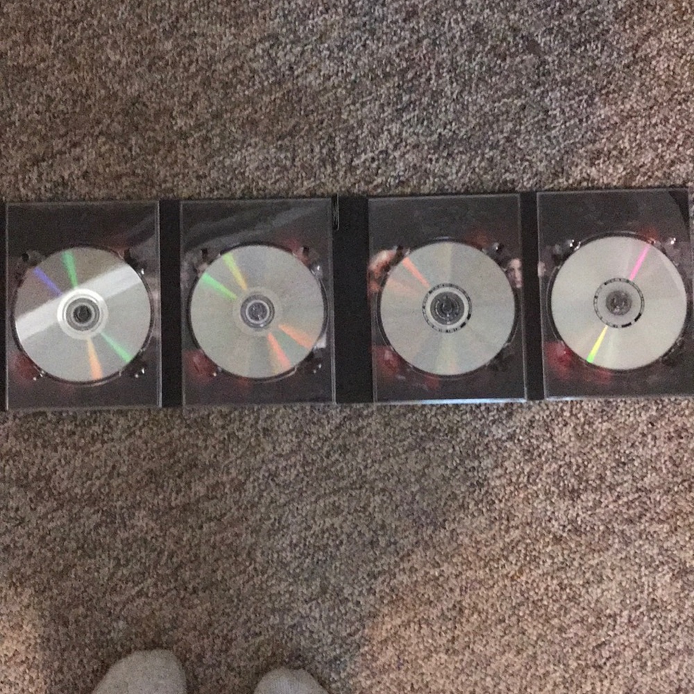 DVD set - Picture 2 of 3